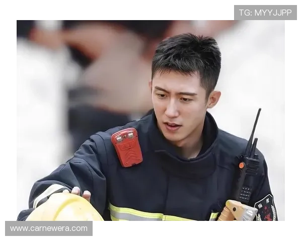 黄景瑜：荧屏上的硬汉柔情，塑造多元角色引爆追剧热潮